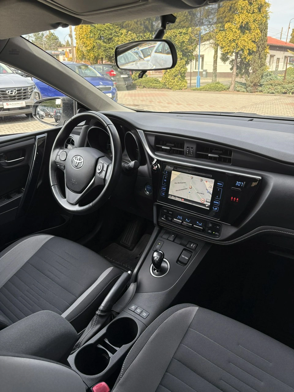 Toyota Auris - Zdjęcie 9