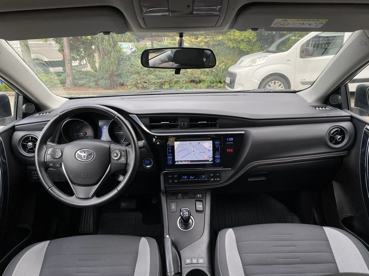 Toyota Auris - Zdjęcie 12