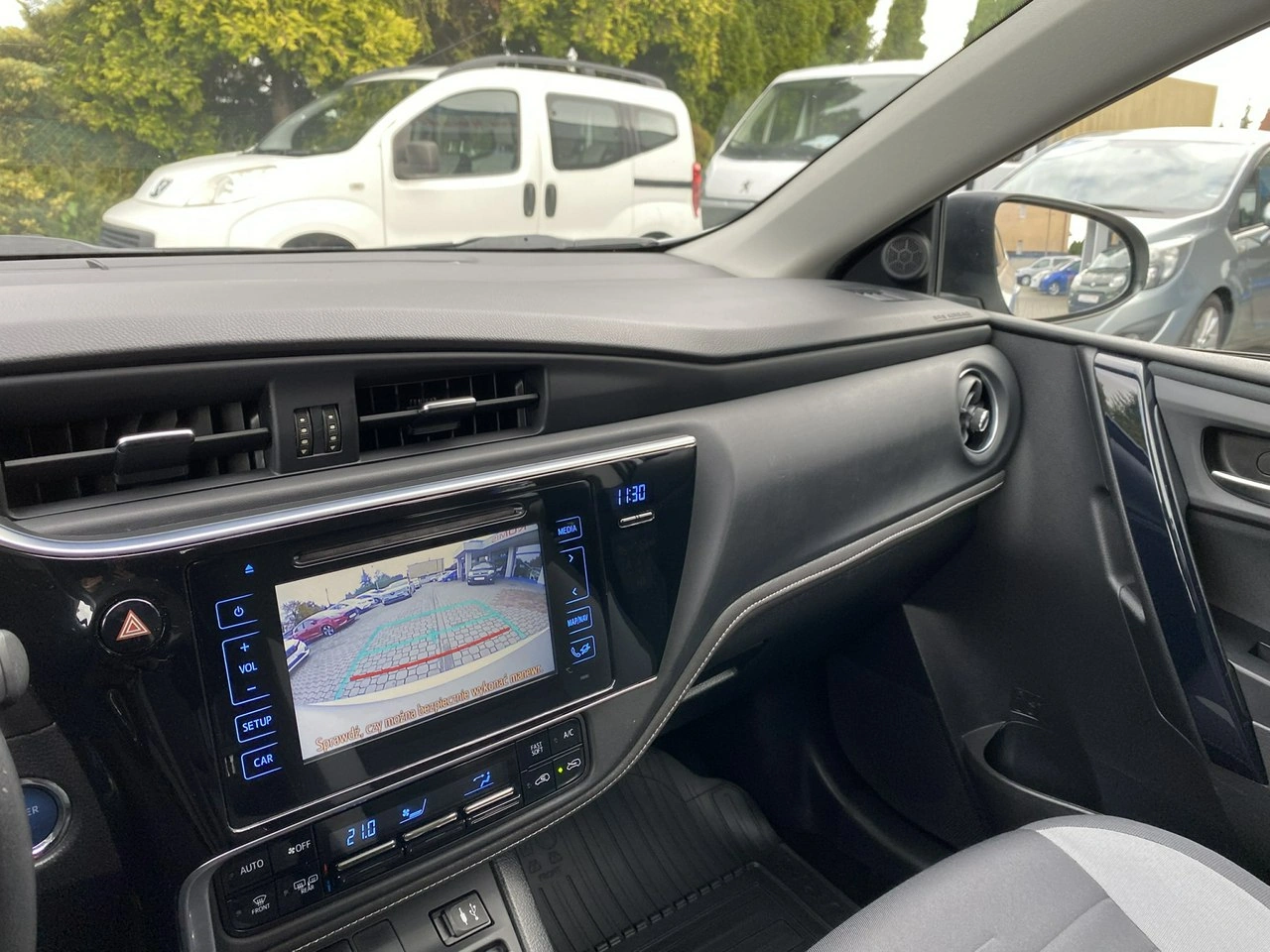 Toyota Auris - Zdjęcie 13