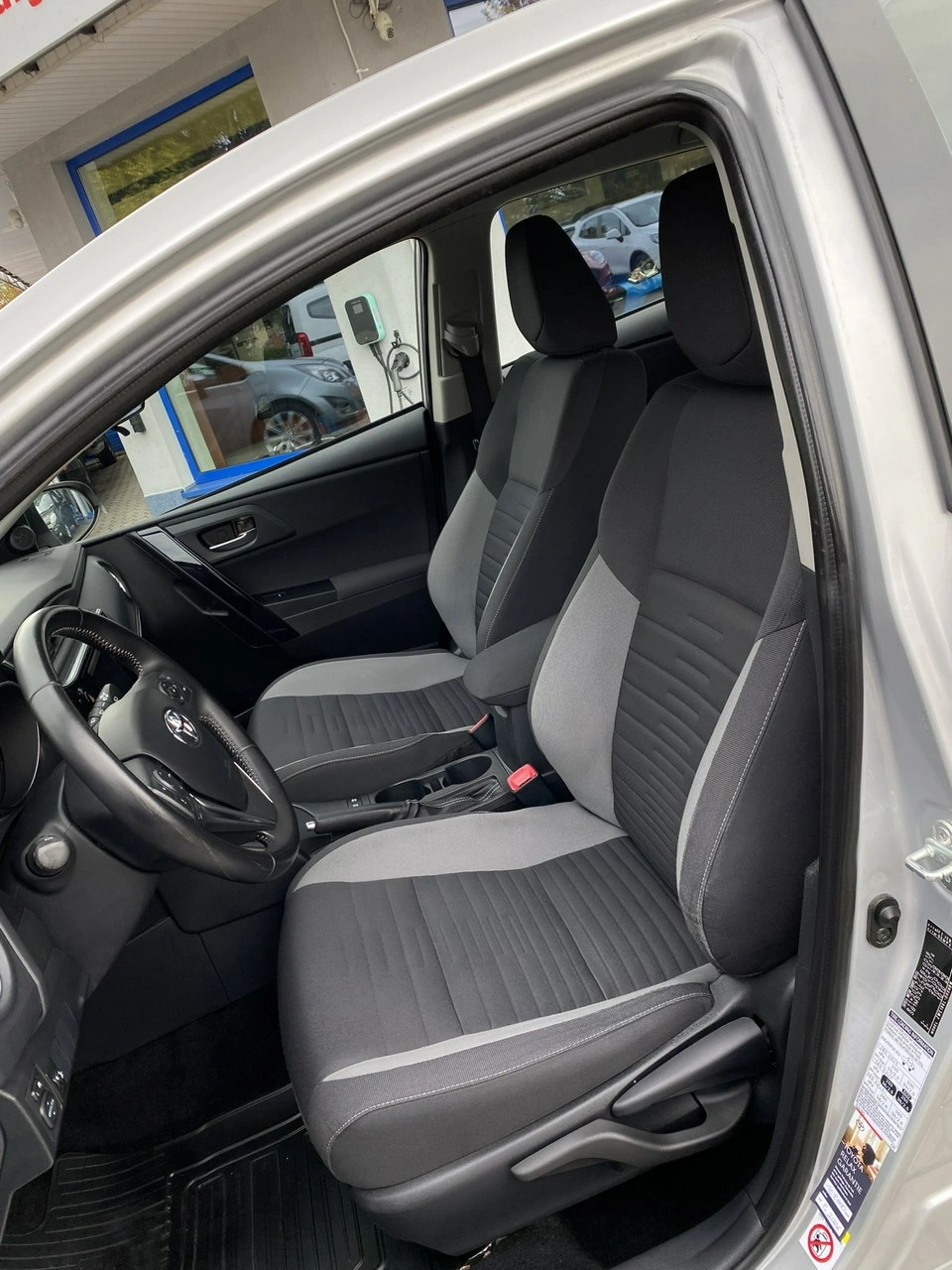 Toyota Auris - Zdjęcie 16