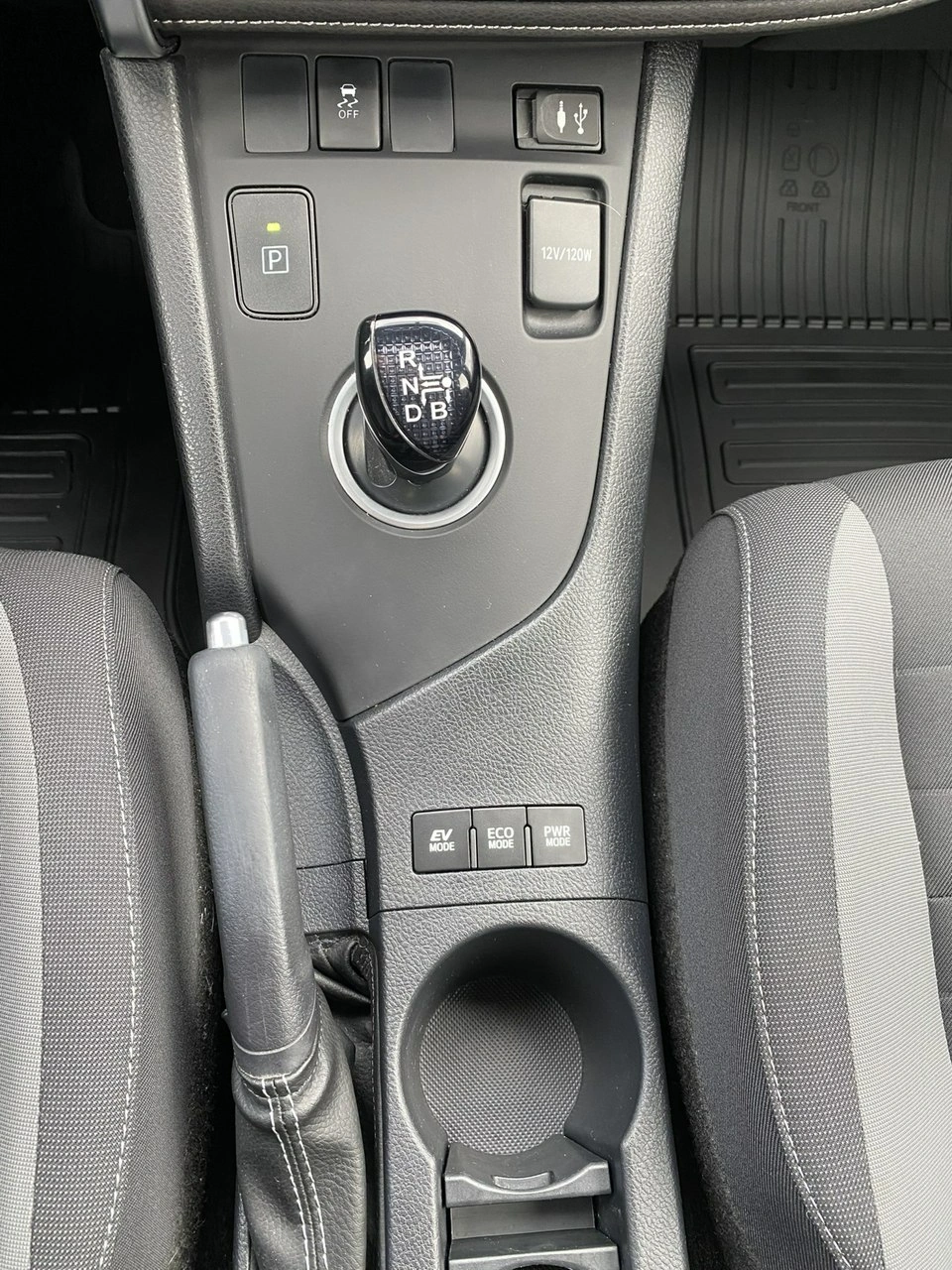 Toyota Auris - Zdjęcie 22