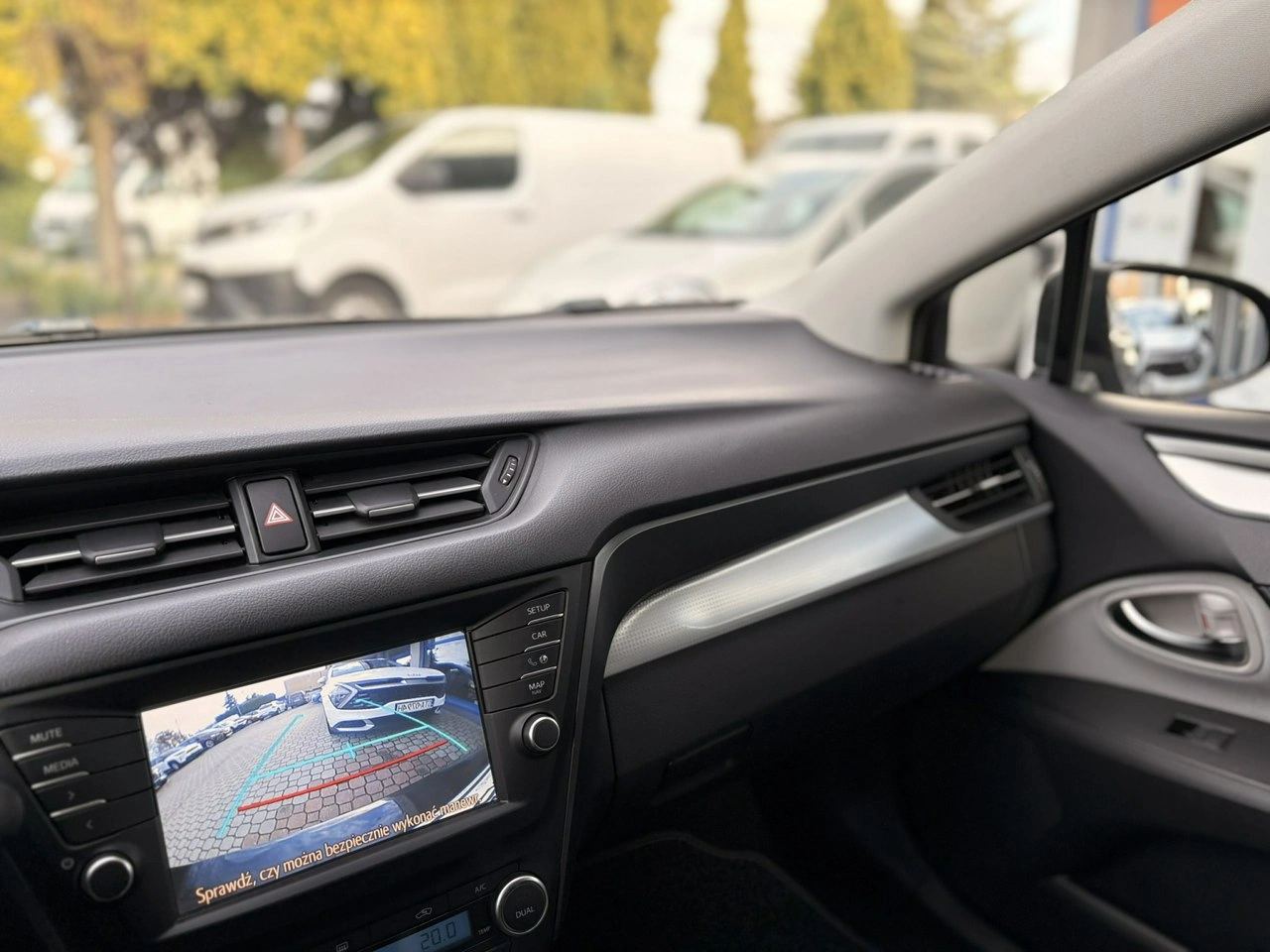 Toyota Avensis - Zdjęcie 12