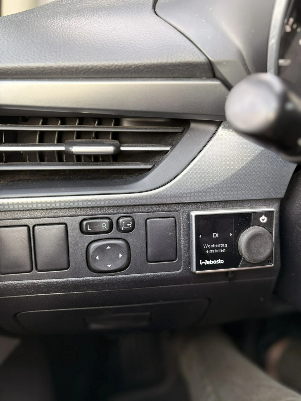 Toyota Avensis - Zdjęcie 25