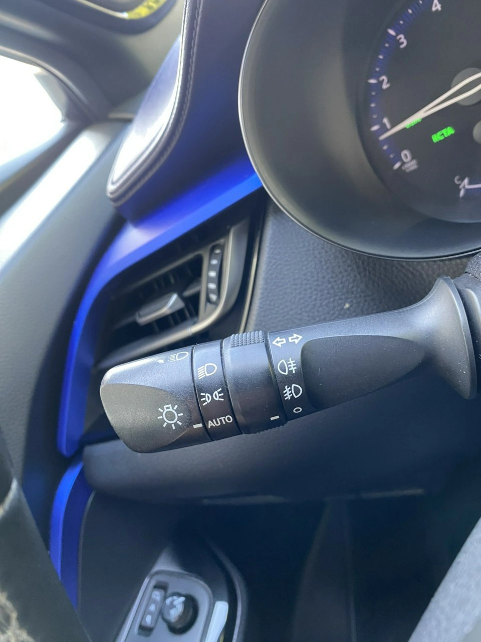 Toyota C-HR - Zdjęcie 27