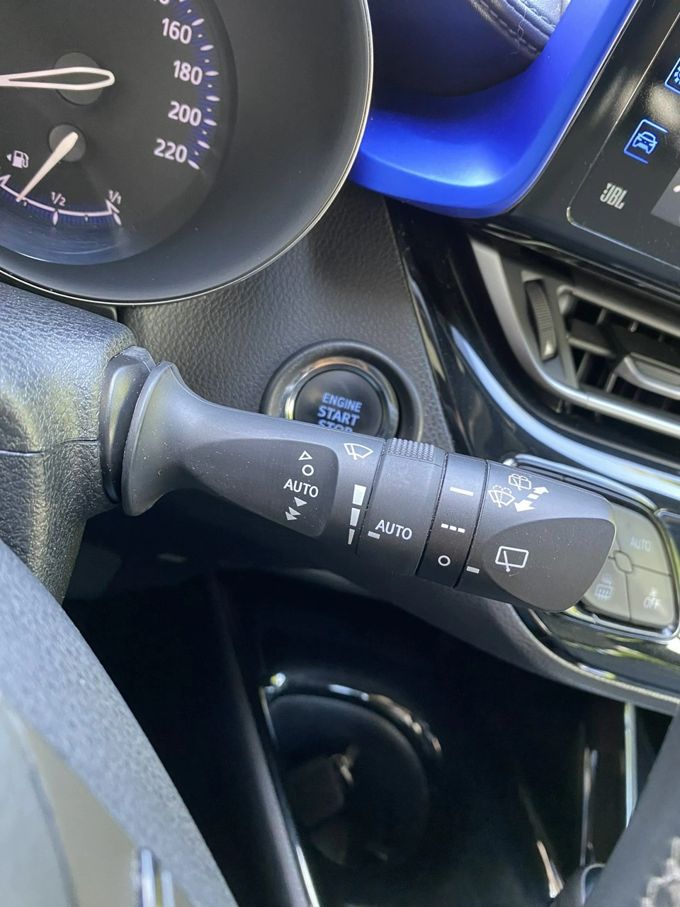 Toyota C-HR - Zdjęcie 28