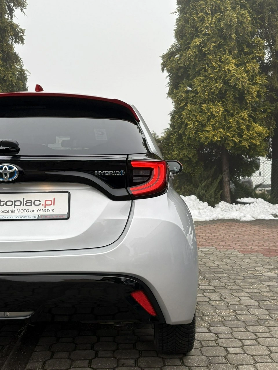 Toyota Yaris - Zdjęcie 11