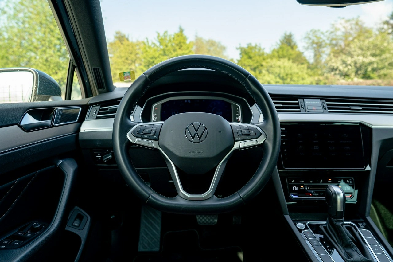 Volkswagen Passat - Zdjęcie 16