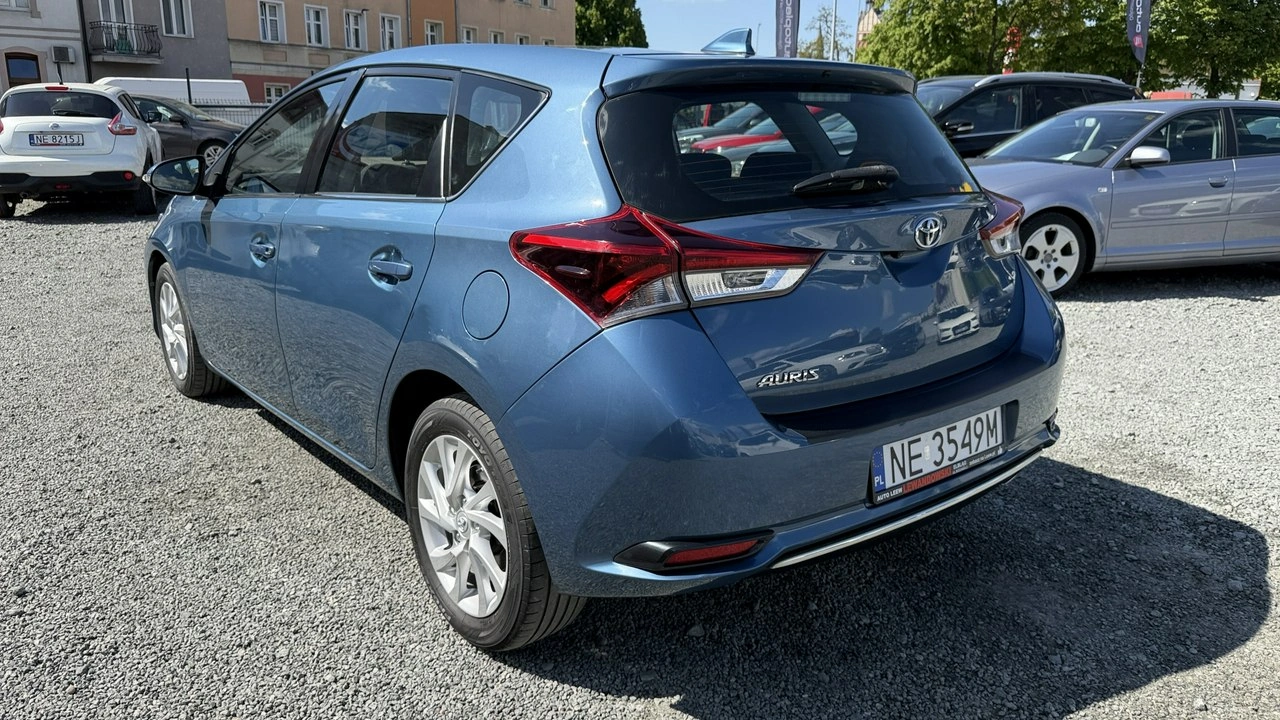 Toyota Auris - Zdjęcie 11