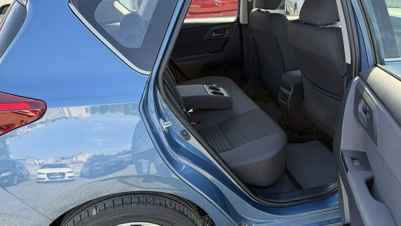 Toyota Auris - Zdjęcie 19