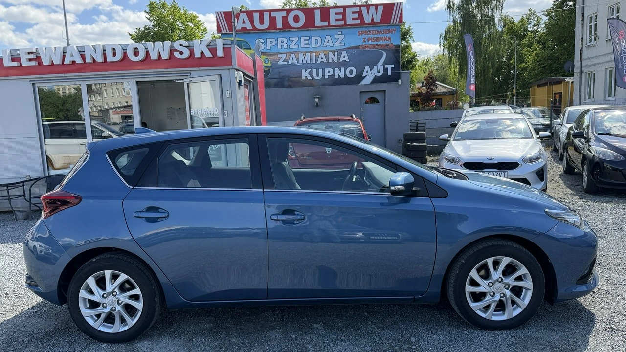 Toyota Auris - Zdjęcie 3