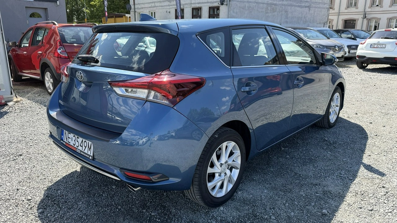 Toyota Auris - Zdjęcie 4