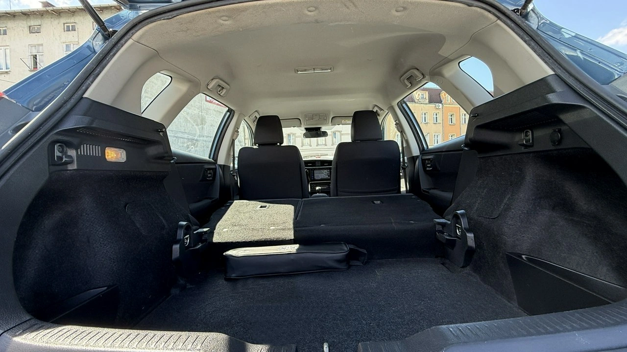 Toyota Auris - Zdjęcie 8