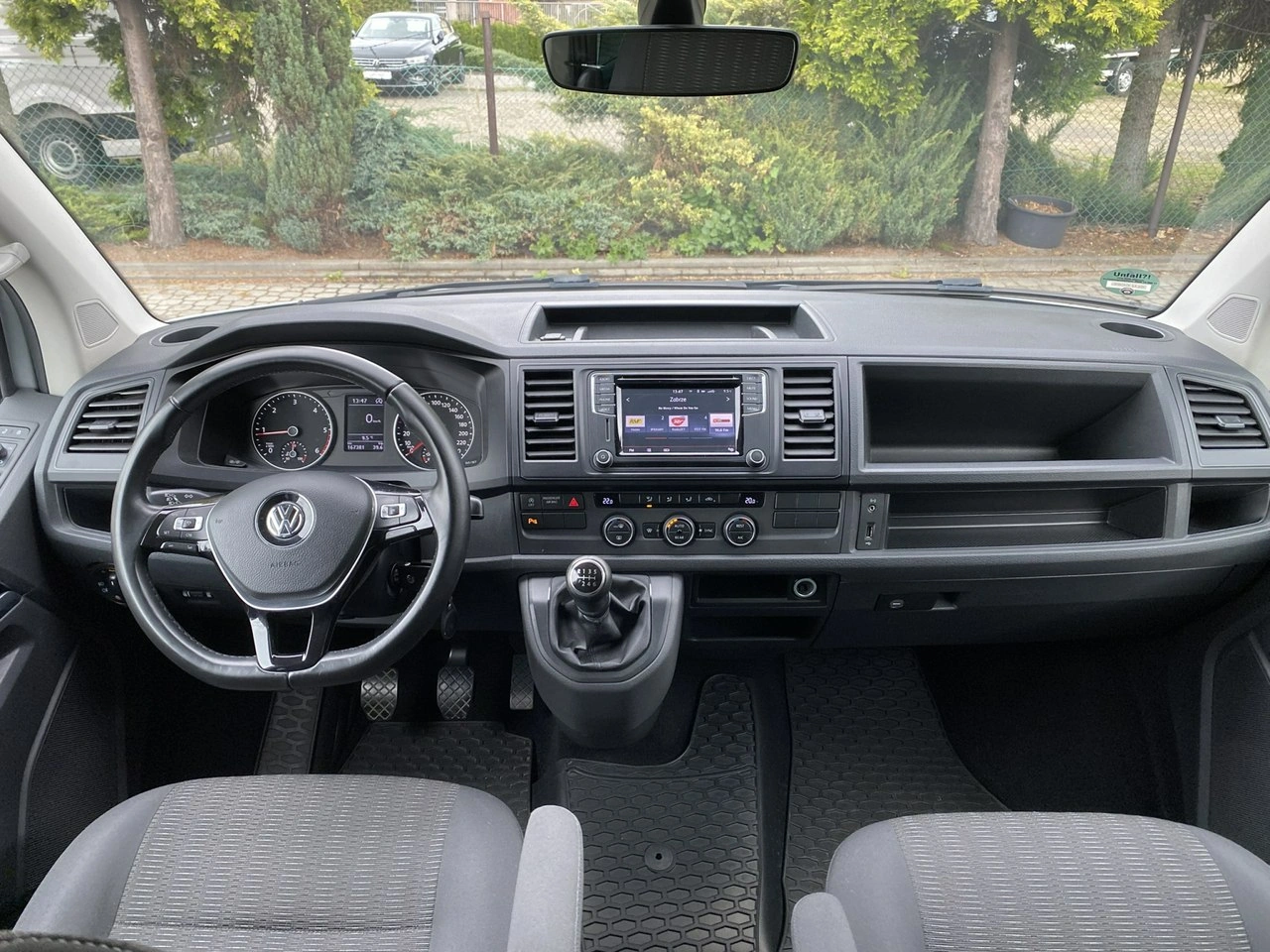 Volkswagen Caravelle - Zdjęcie 10