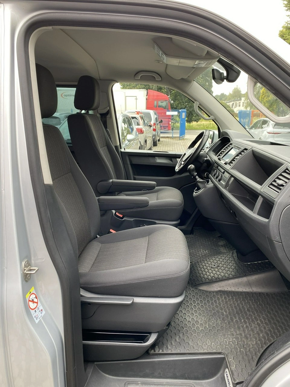 Volkswagen Caravelle - Zdjęcie 14