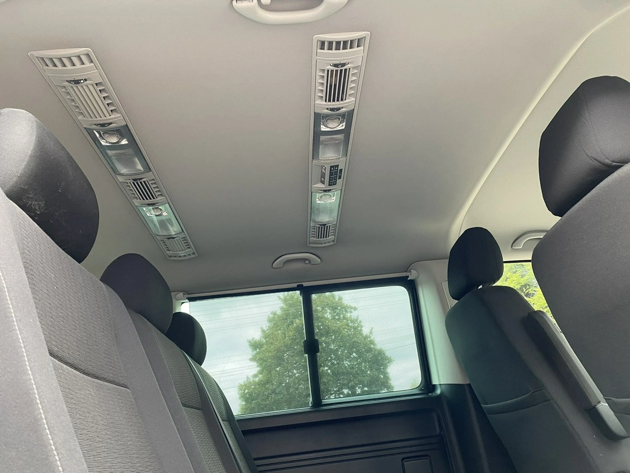 Volkswagen Caravelle - Zdjęcie 15