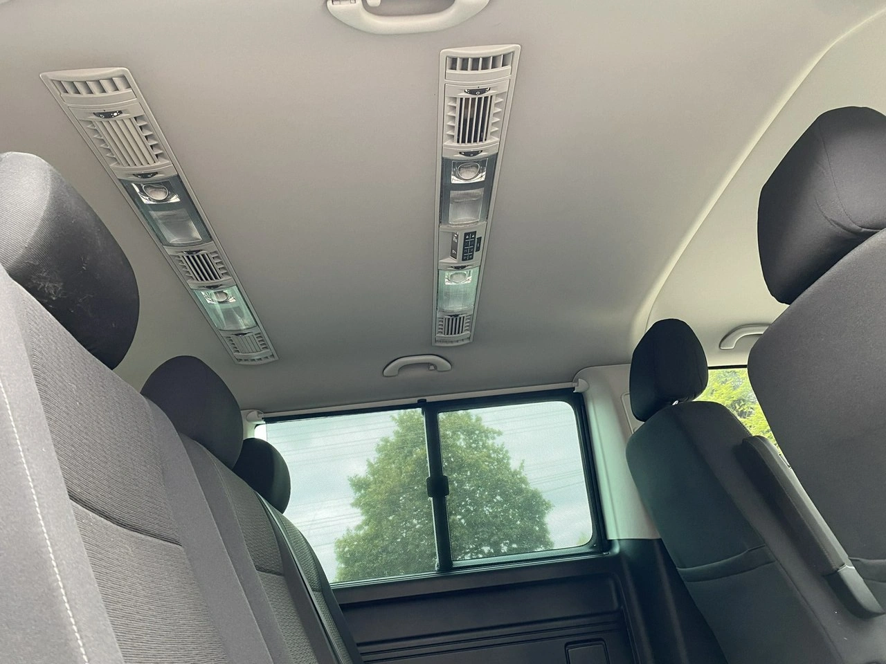 Volkswagen Caravelle - Zdjęcie 14