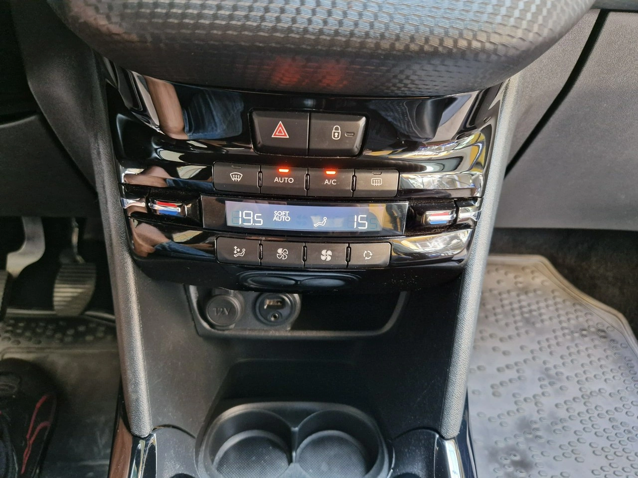 Peugeot 2008 - Zdjęcie 16