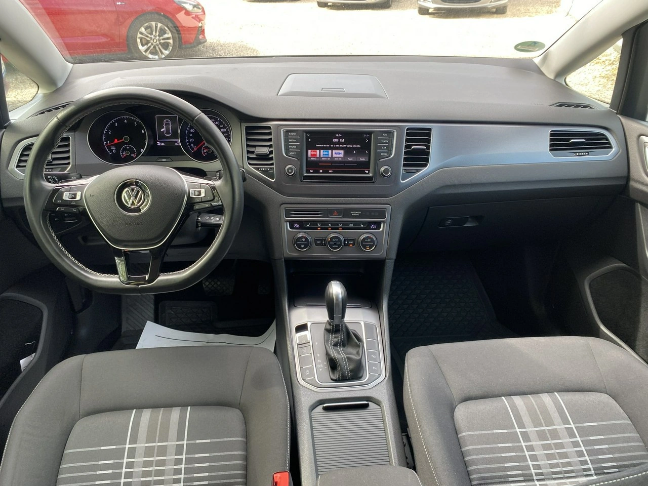Volkswagen Golf Sportsvan - Zdjęcie 10