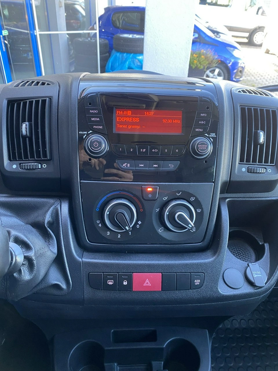 Peugeot Boxer - Zdjęcie 12