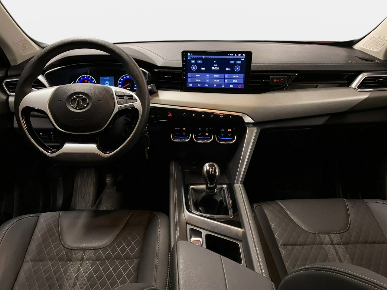 BAIC Beijing 3 - Zdjęcie 15