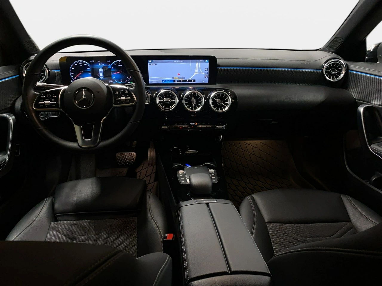 Mercedes CLA 200 - Zdjęcie 13