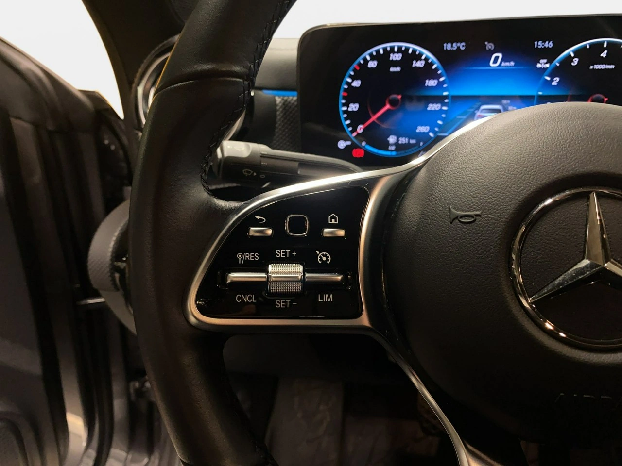 Mercedes CLA 200 - Zdjęcie 17