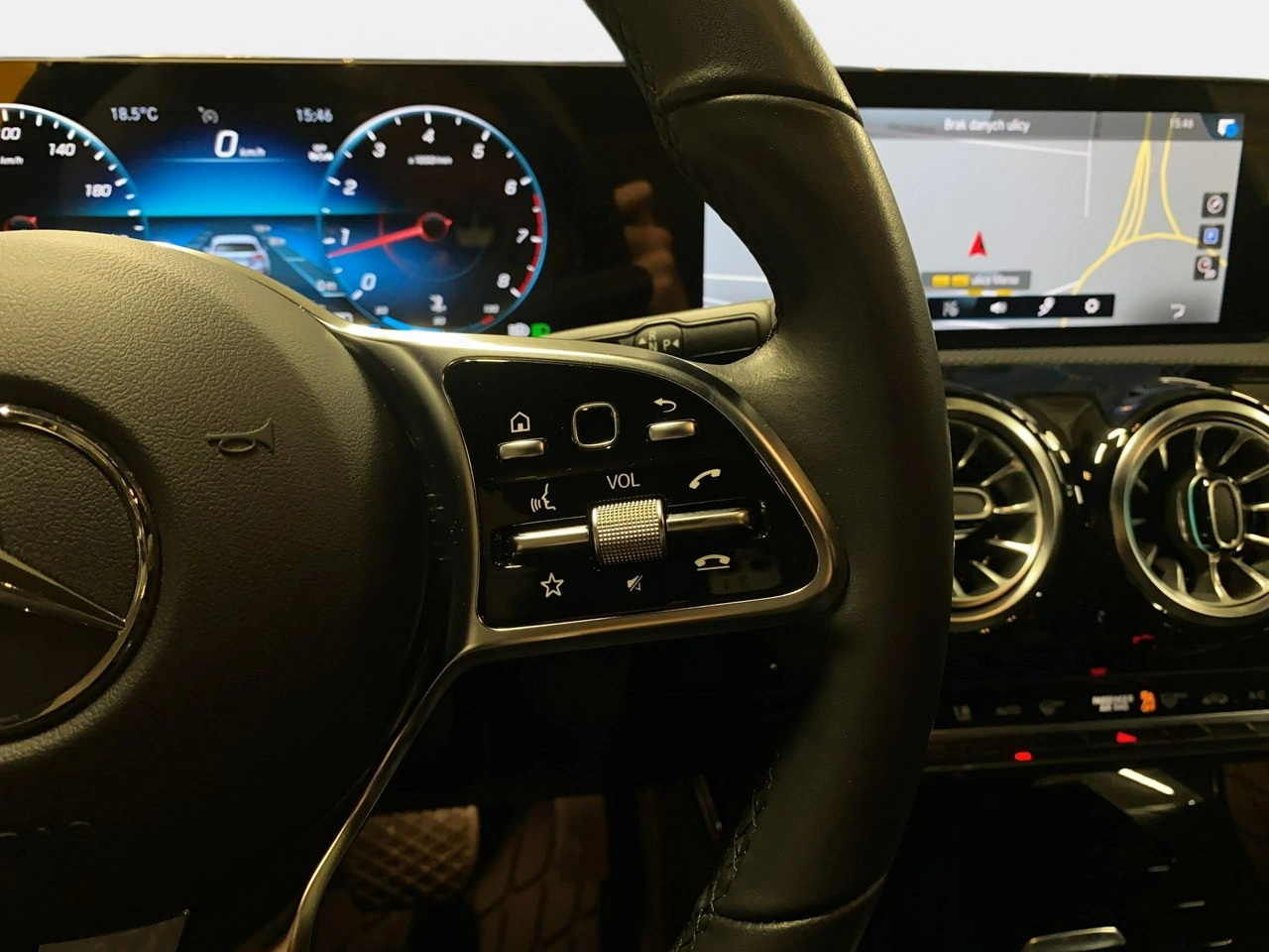 Mercedes CLA 200 - Zdjęcie 18