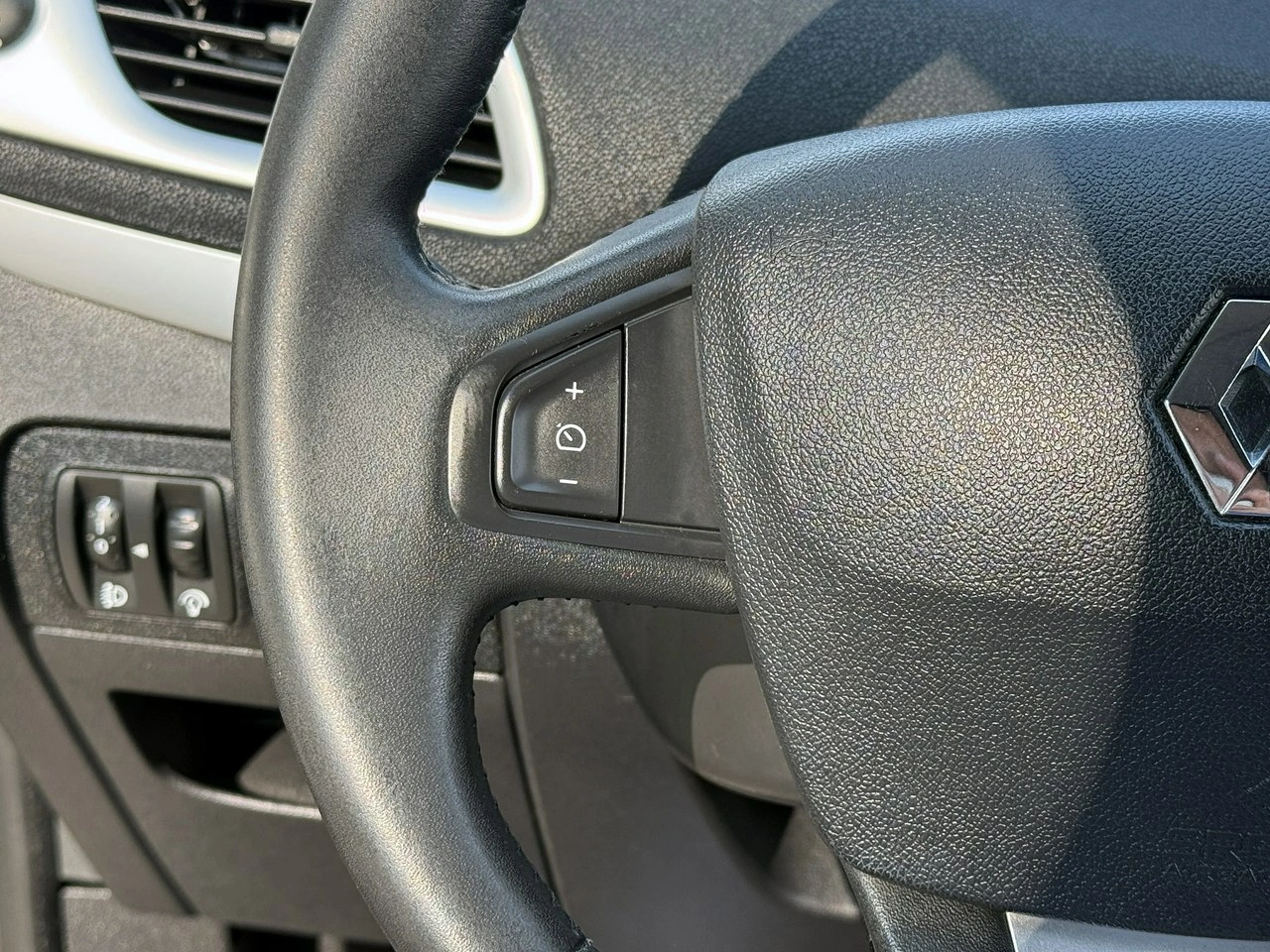 Renault Grand Scenic - Zdjęcie 16