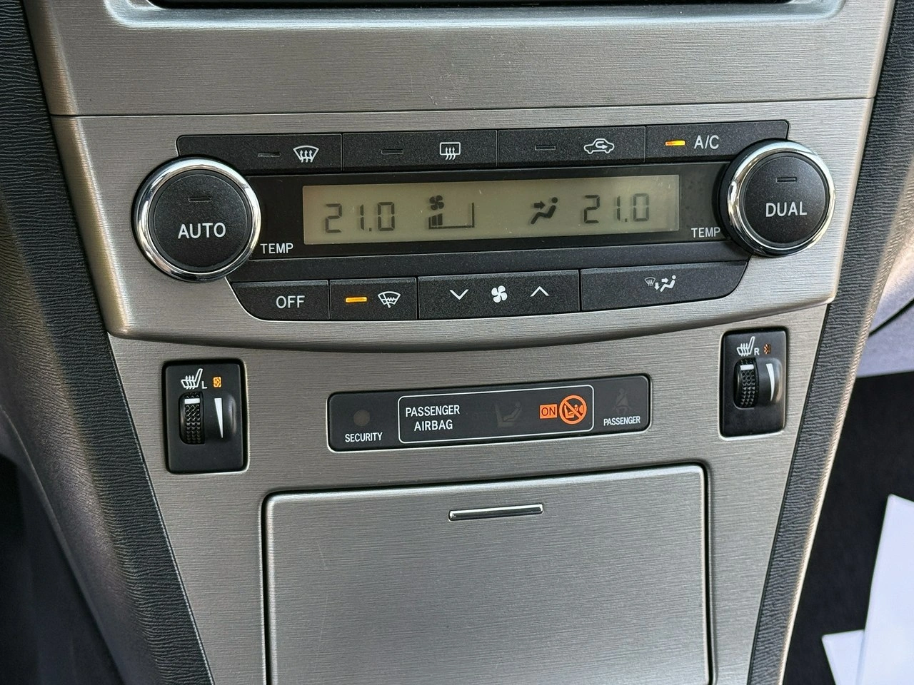 Toyota Avensis - Zdjęcie 7
