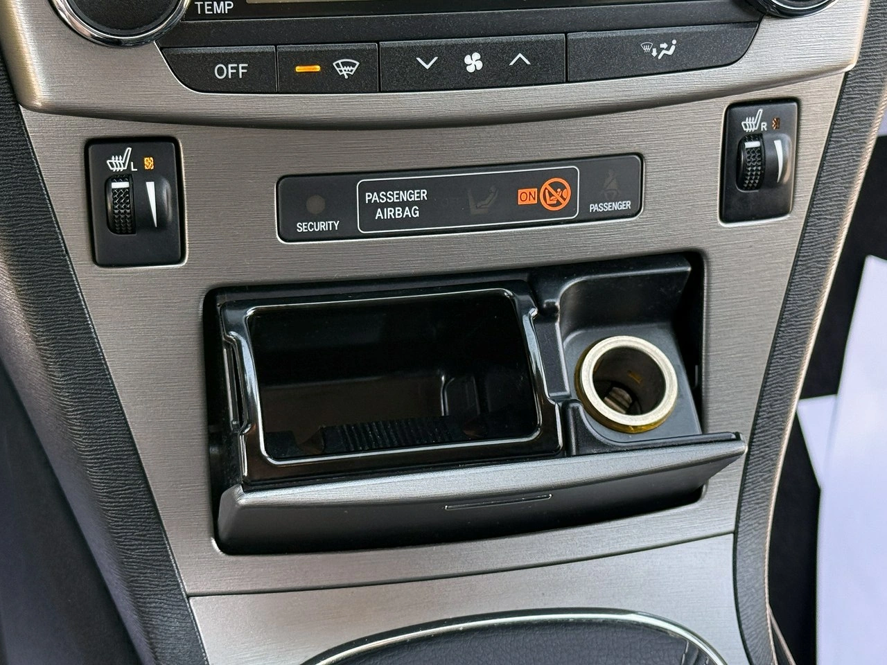 Toyota Avensis - Zdjęcie 20