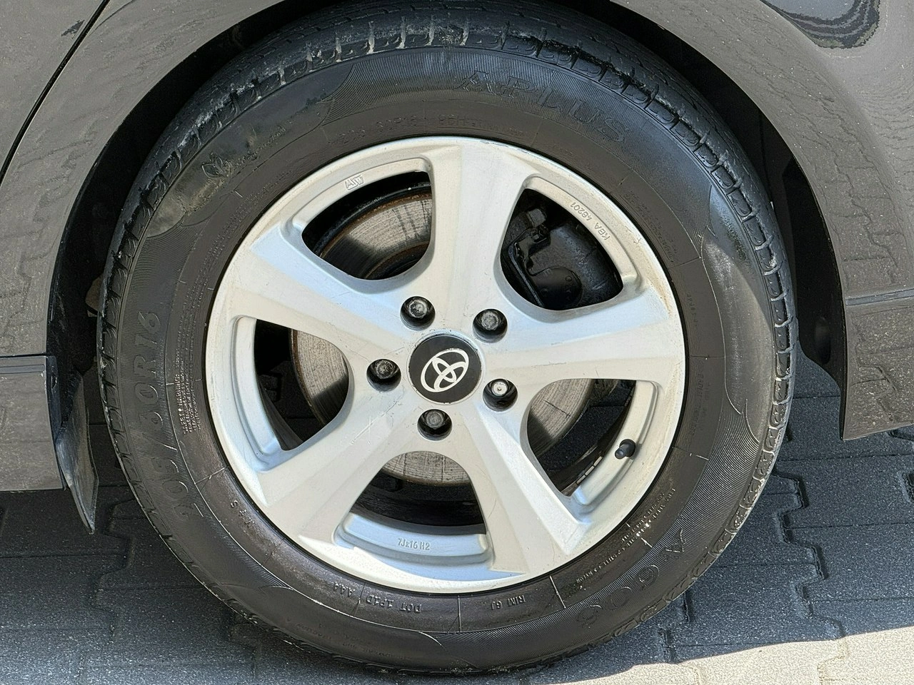 Toyota Avensis - Zdjęcie 14