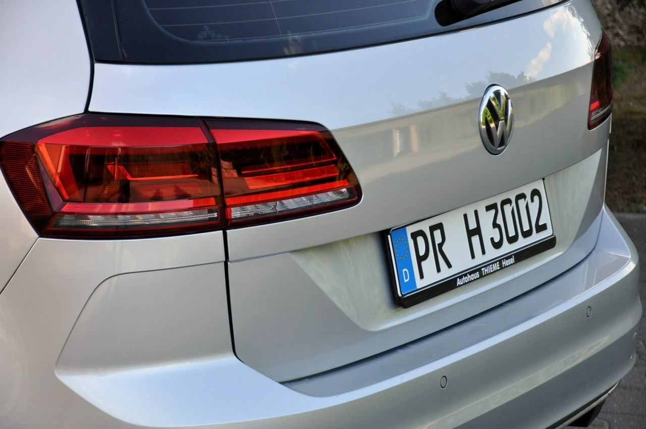 Volkswagen Golf Sportsvan - Zdjęcie 15