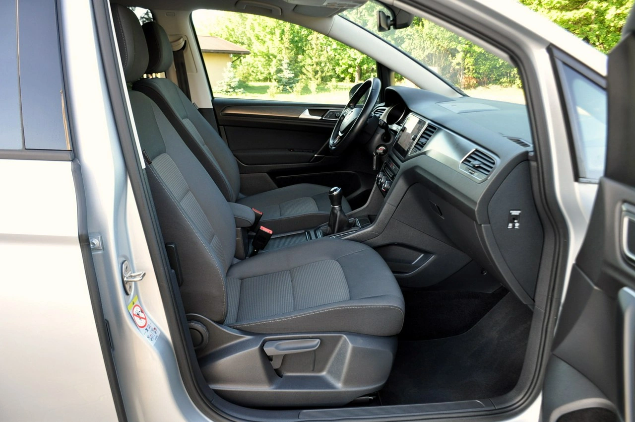 Volkswagen Golf Sportsvan - Zdjęcie 16