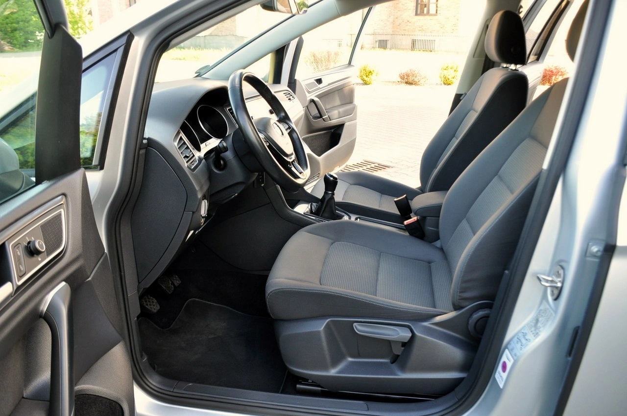Volkswagen Golf Sportsvan - Zdjęcie 20