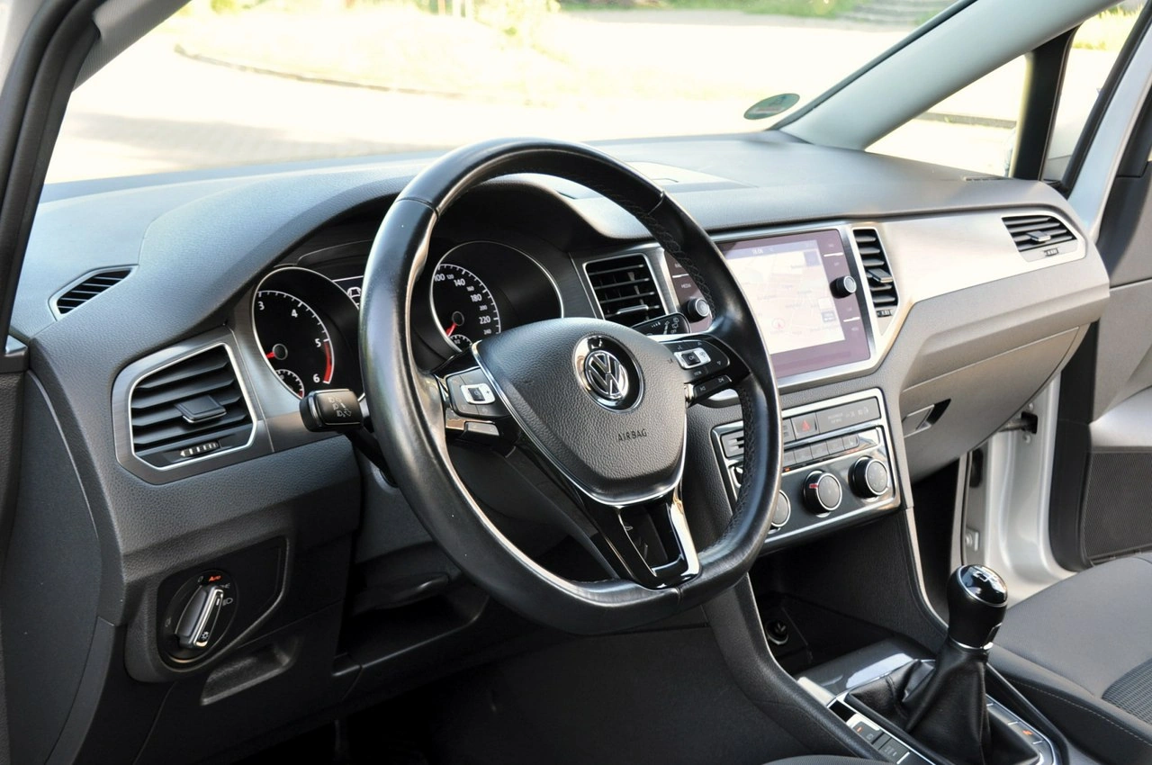 Volkswagen Golf Sportsvan - Zdjęcie 21