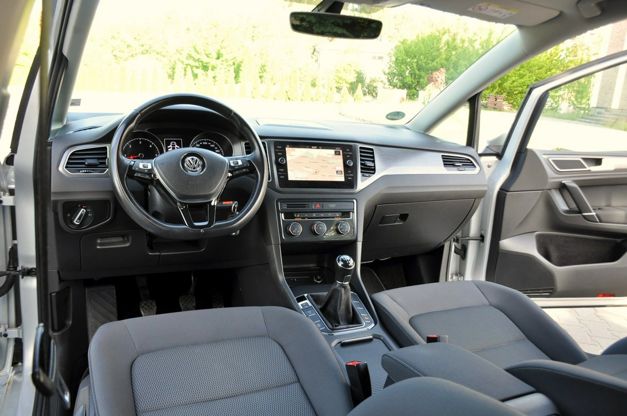 Volkswagen Golf Sportsvan - Zdjęcie 27