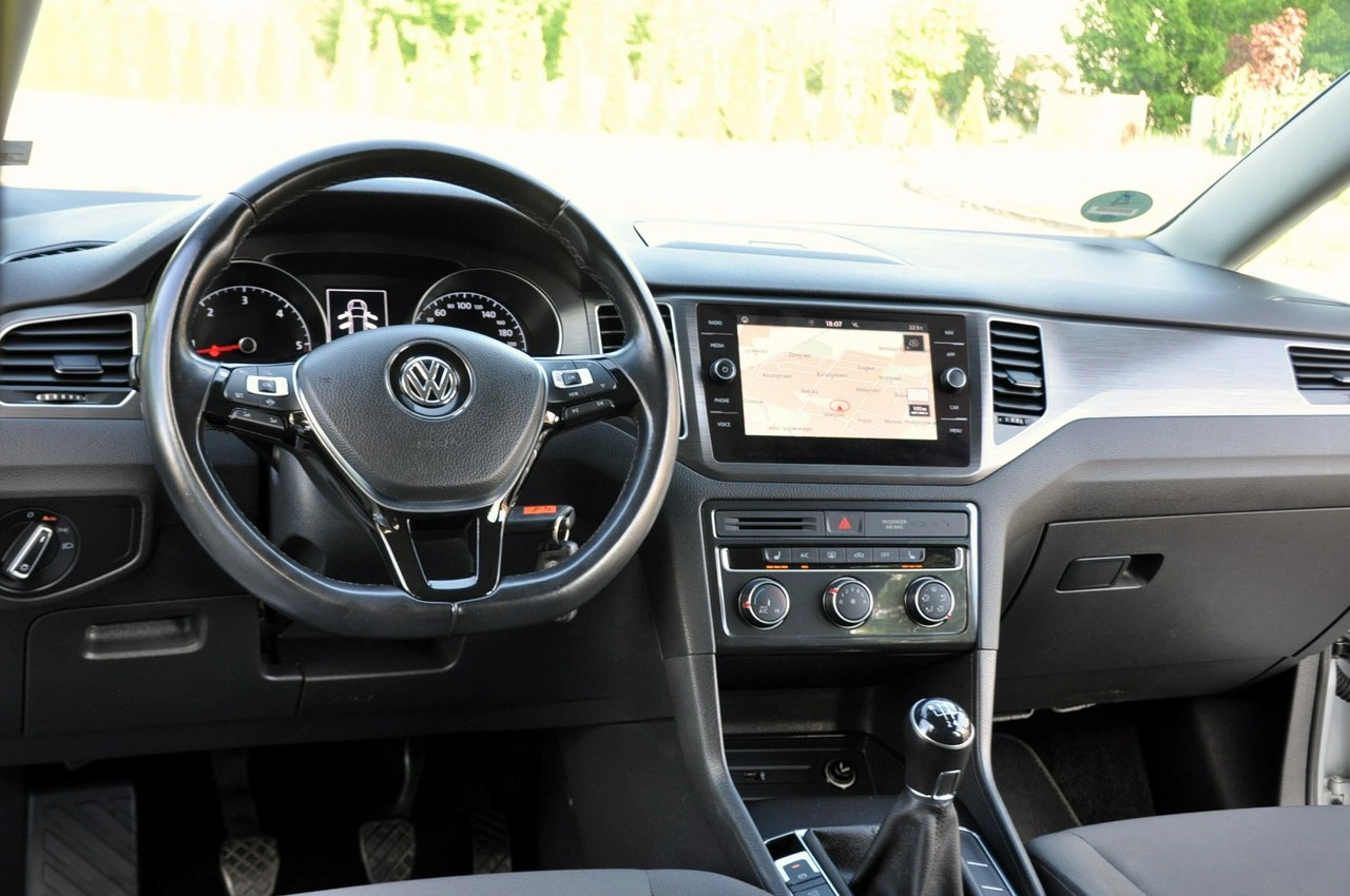 Volkswagen Golf Sportsvan - Zdjęcie 28