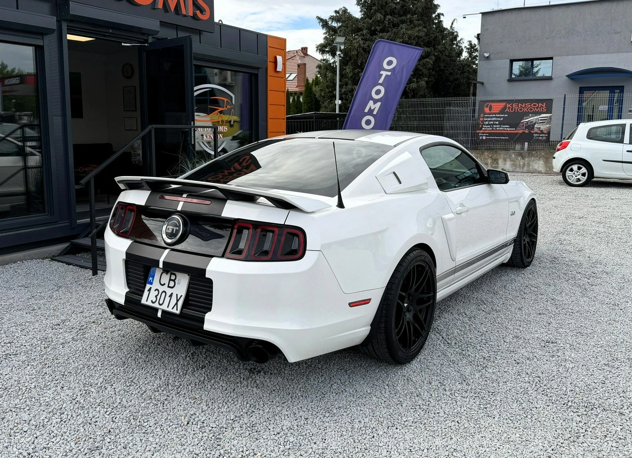Ford Mustang - Zdjęcie 2