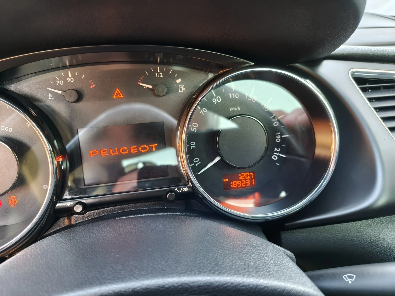 Peugeot 3008 - Zdjęcie 9