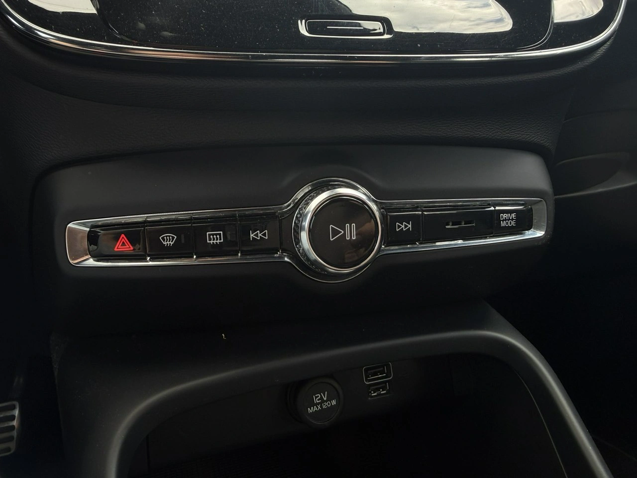 Volvo XC 40 - Zdjęcie 11