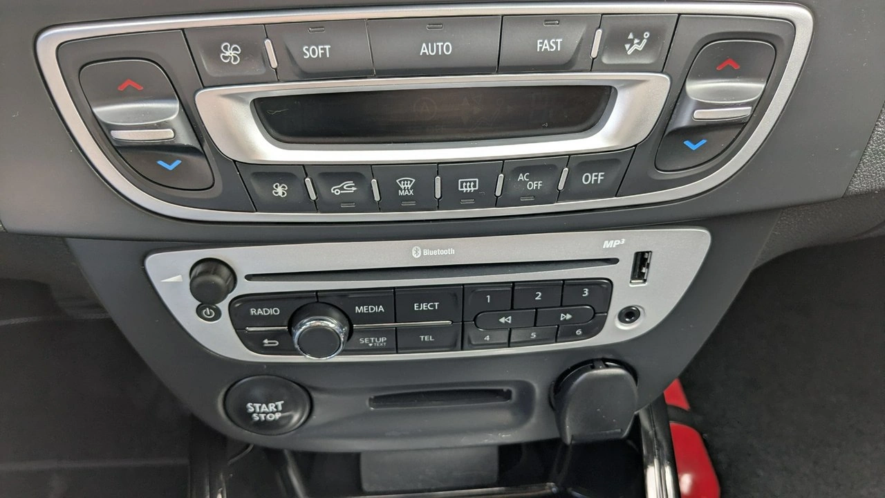 Renault Megane - Zdjęcie 28