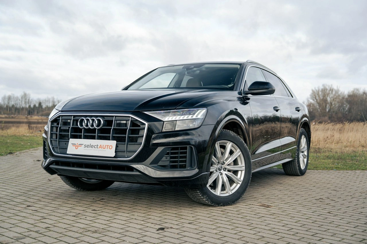 Audi Q8 - Główne zdjęcie