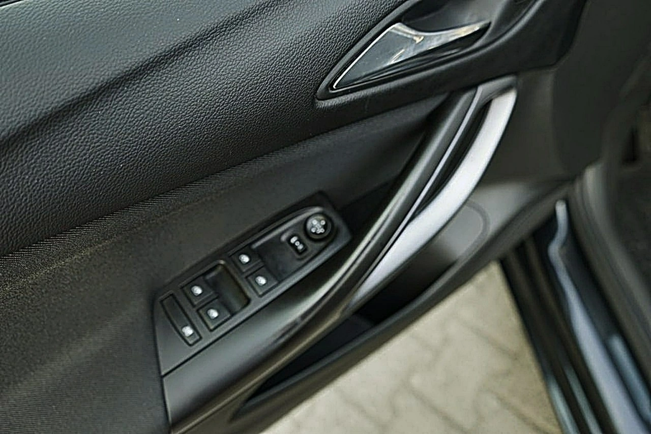 Opel Astra - Zdjęcie 14