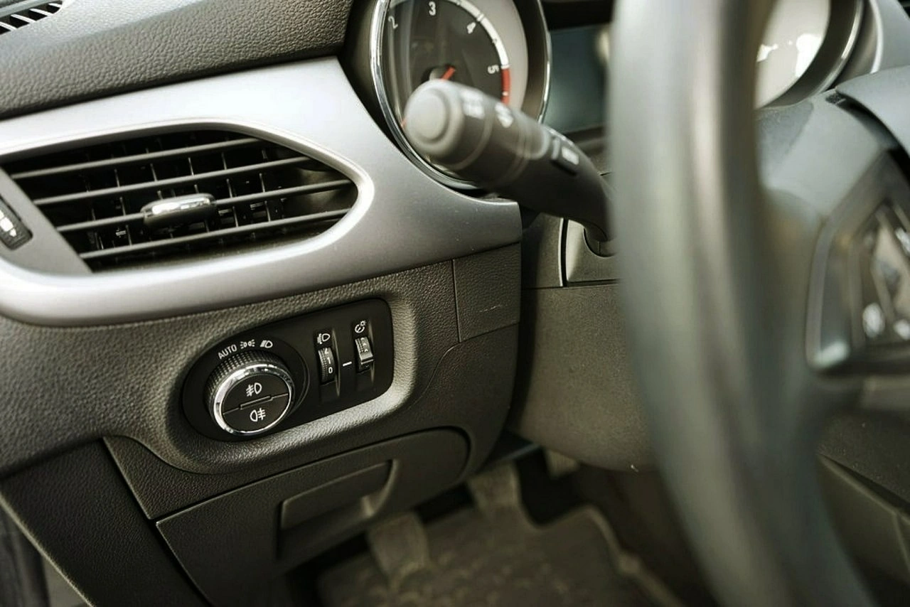 Opel Astra - Zdjęcie 21