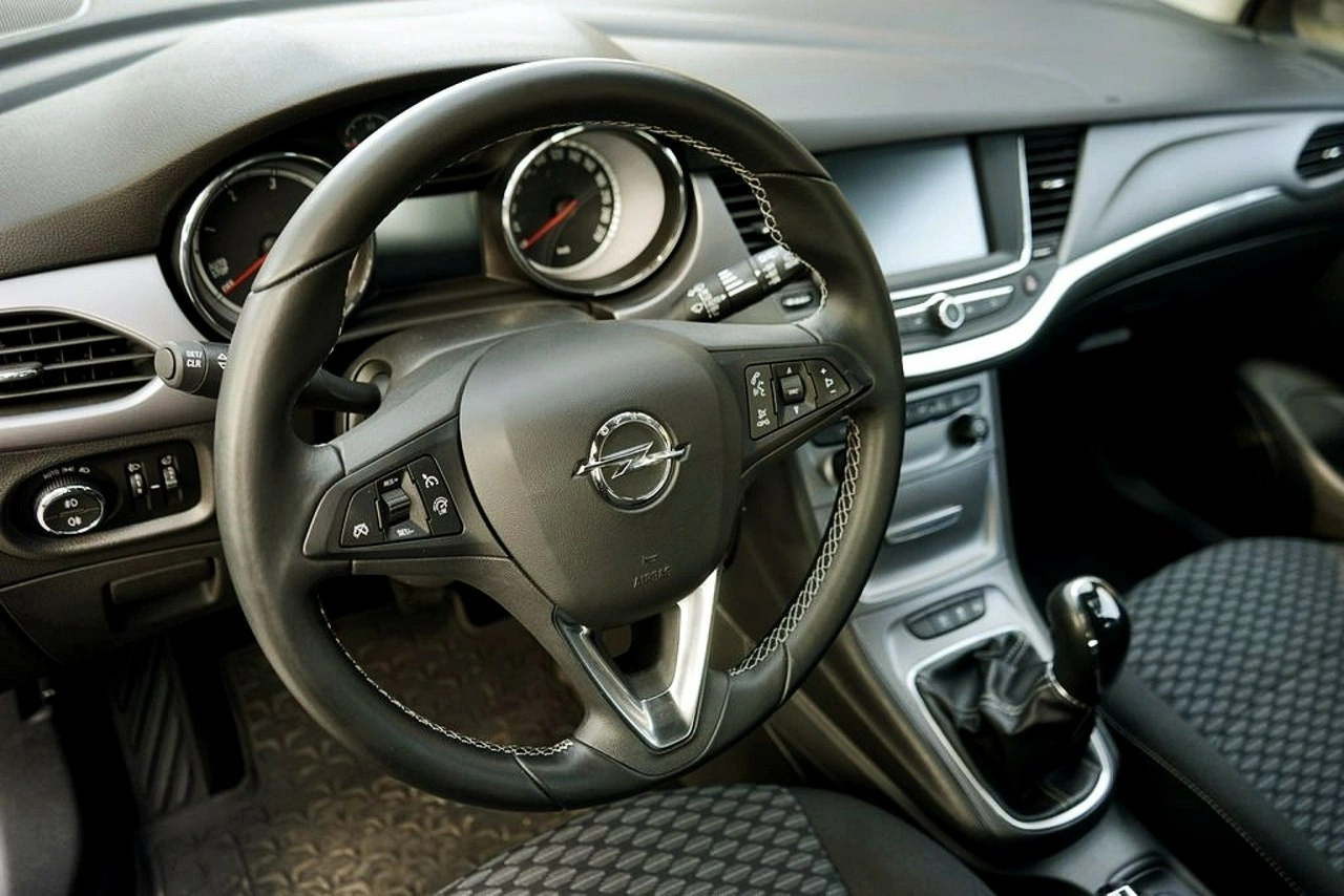 Opel Astra - Zdjęcie 22