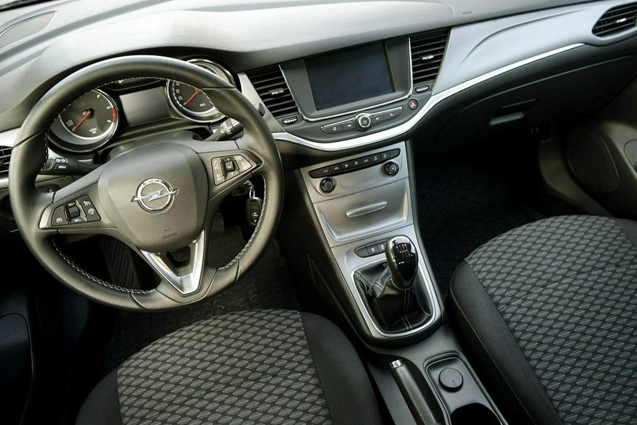 Opel Astra - Zdjęcie 23