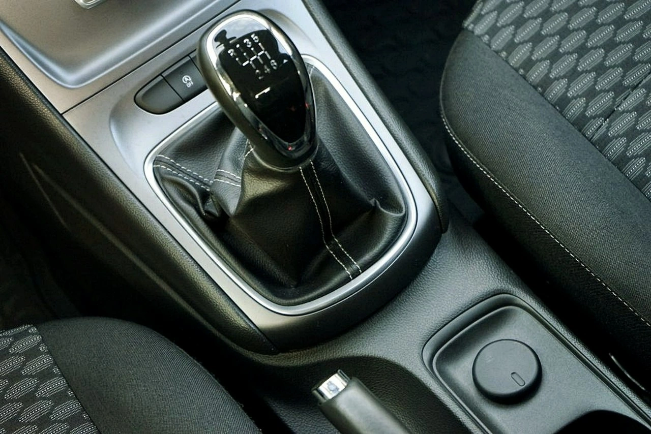 Opel Astra - Zdjęcie 25