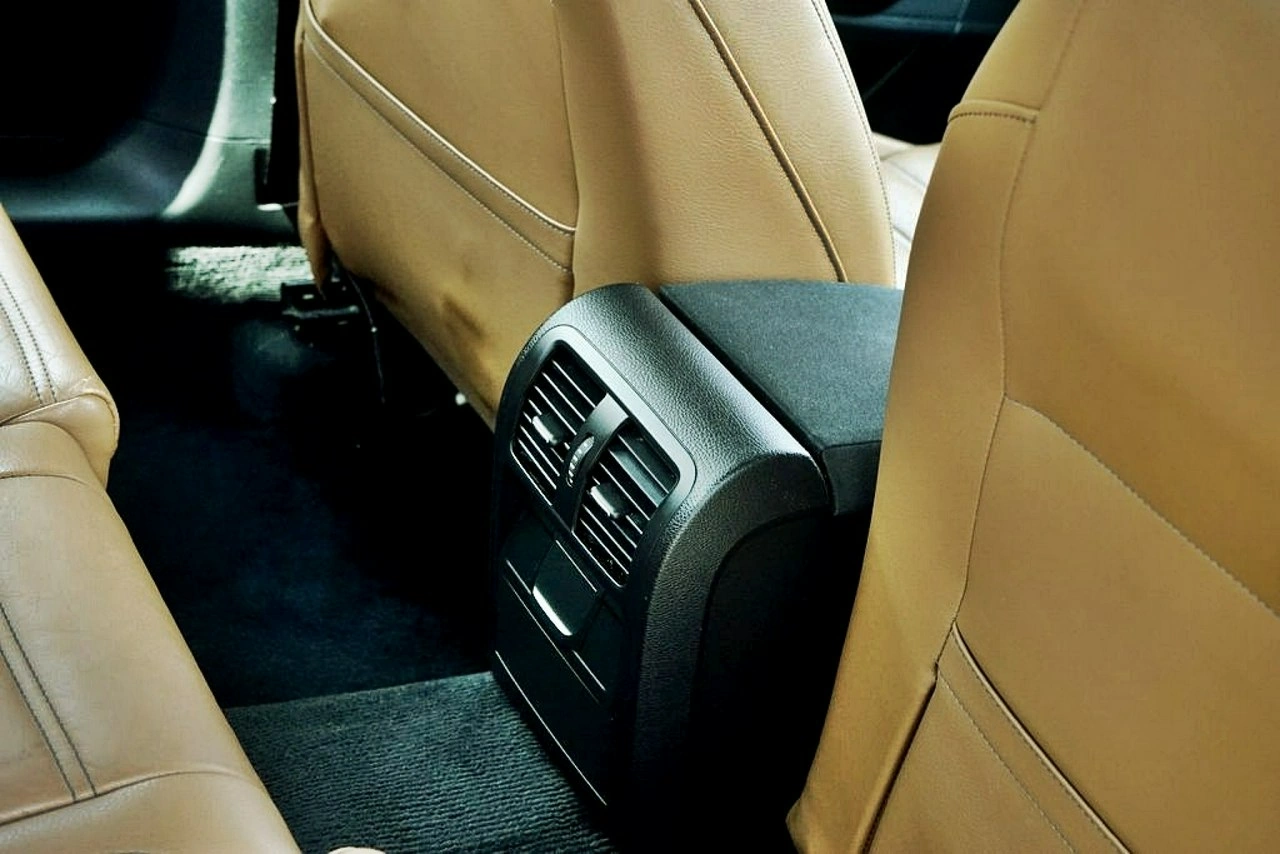Volkswagen Passat CC - Zdjęcie 22