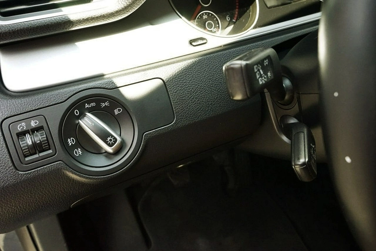 Volkswagen Passat CC - Zdjęcie 23