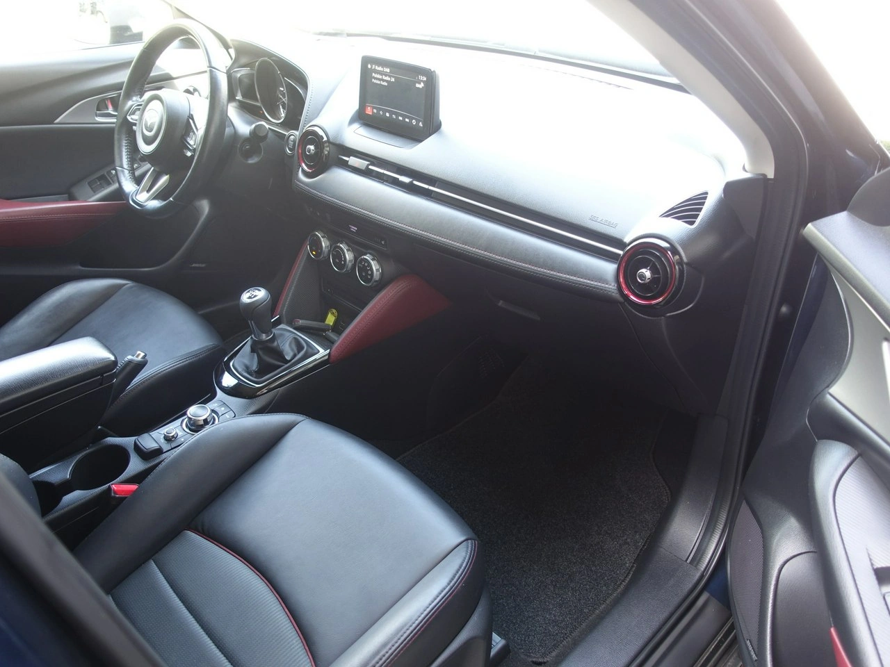 Mazda CX-3 - Zdjęcie 11